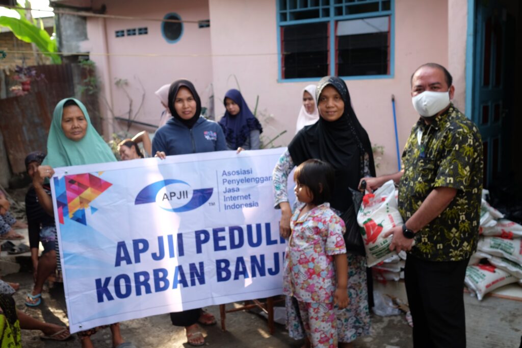 Nusanet bersama apjii sumut bantu korban banjir